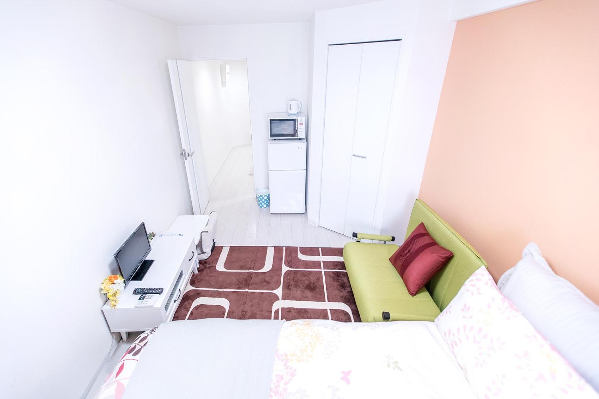 Shinjuku Ryokan Retreat: Local Tokyo Experience Near Higashi-Shinjuku Station Exterior photo
